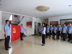 源源集團慶祝黨的生日，莊嚴宣誓